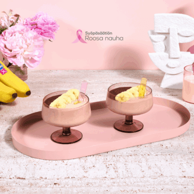 Kermamainen jälkiruoka Chiquita-banaanista ja jogurtista